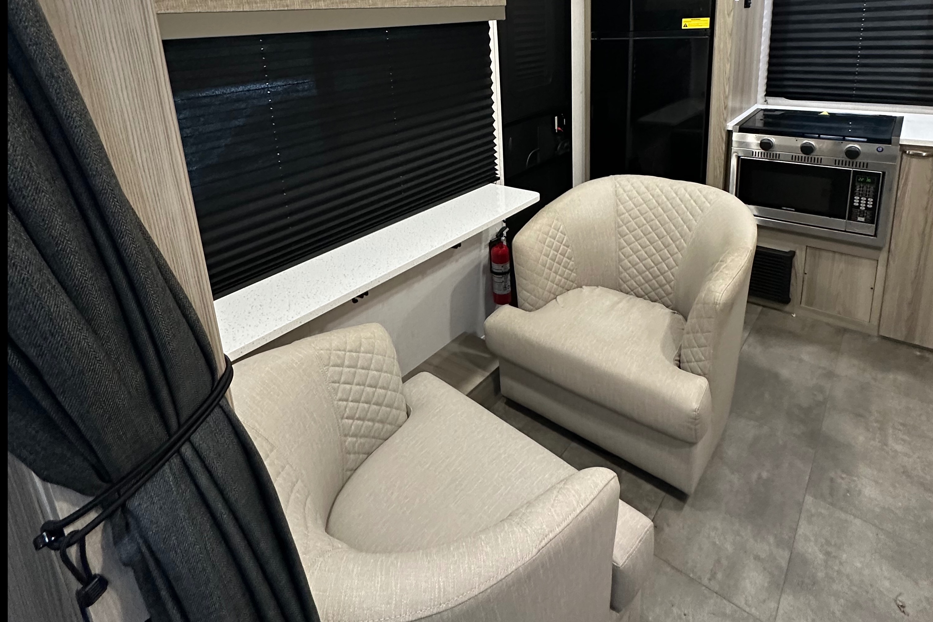 Melvin's FOREST RIVER INC RECT Travel Trailer