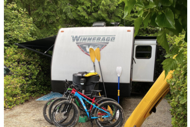 Winnebago Minnie Winnie 24ft Trailer w/bunks and queen