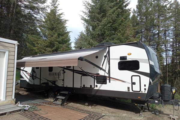 Gordon's Summer Fun Forest River Rockwood Signature model 8335SB Travel Trailer