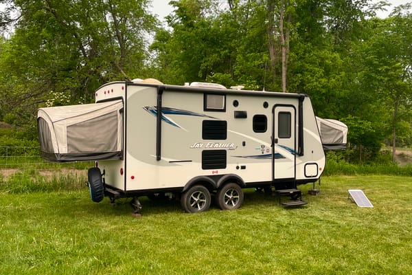 Sarah and Chris's Jayco 17FXD Hybrid
