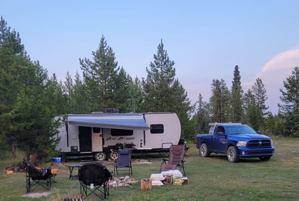 Neil's Starcraft M-24QB Travel Trailer