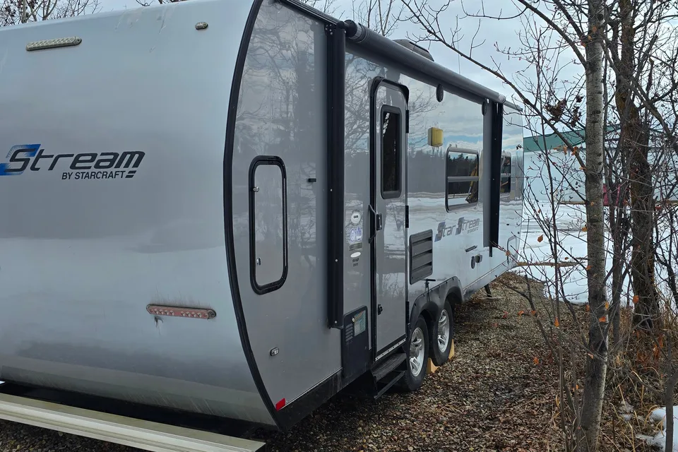Neil's Starcraft M-24QB Travel Trailer