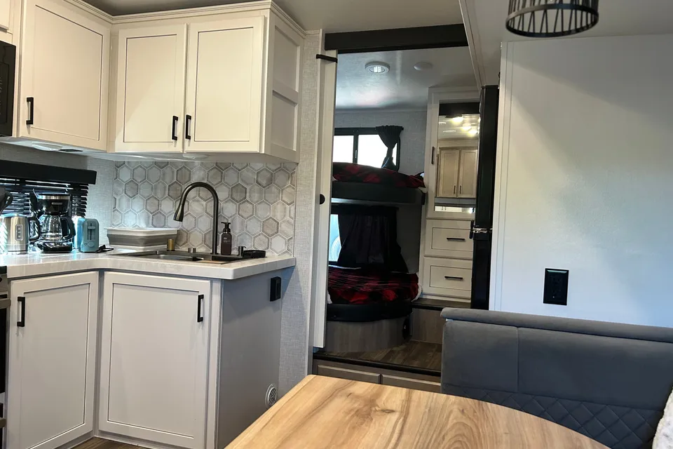 Your Home Away From Home-Jayco Eagle 2025 Fifth Wheel
