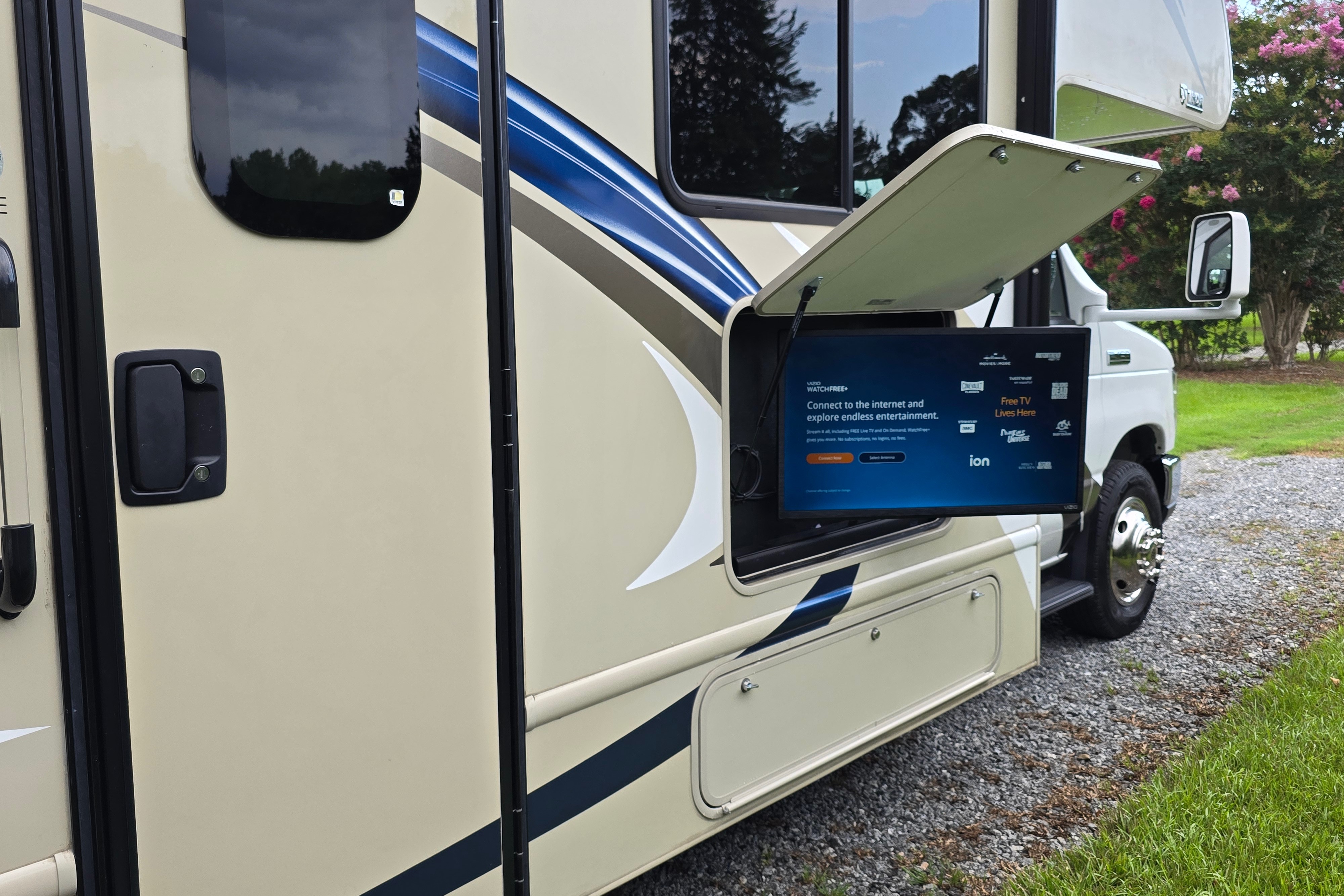 Thor Motor Coach Freedom Elite 30FE Bunkhous