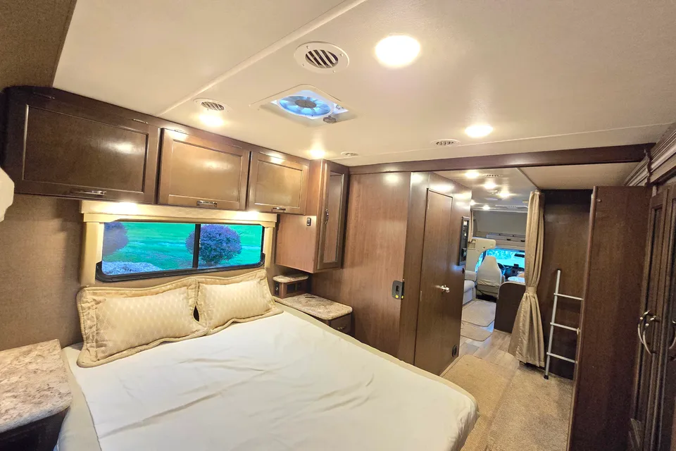 Thor Motor Coach Freedom Elite 30FE Bunkhous