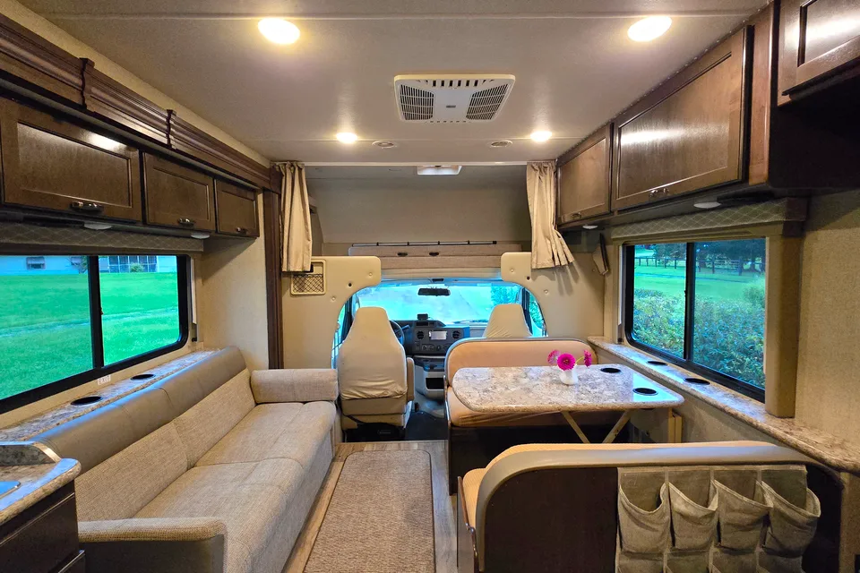 Thor Motor Coach Freedom Elite 30FE Bunkhous