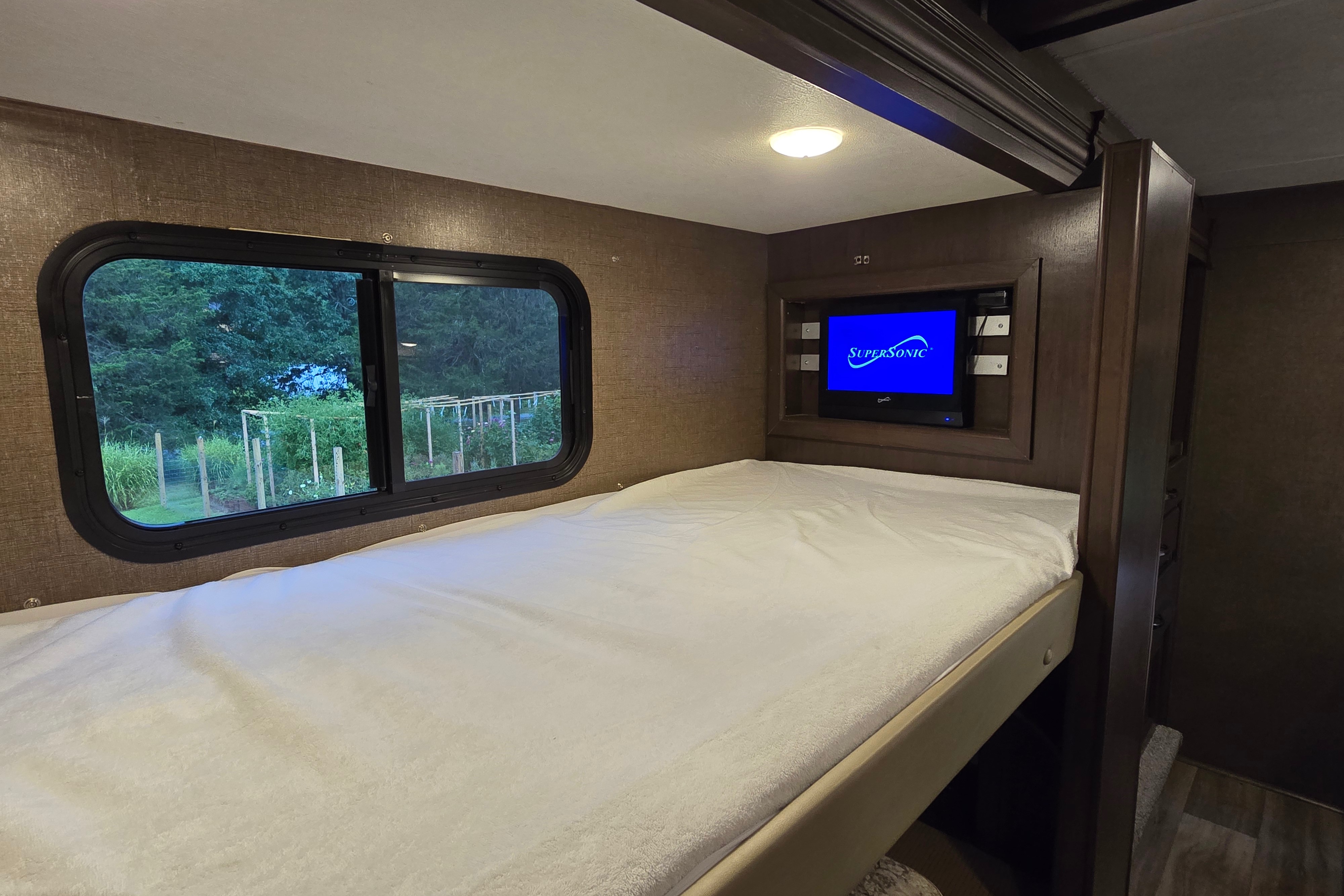 Thor Motor Coach Freedom Elite 30FE Bunkhous