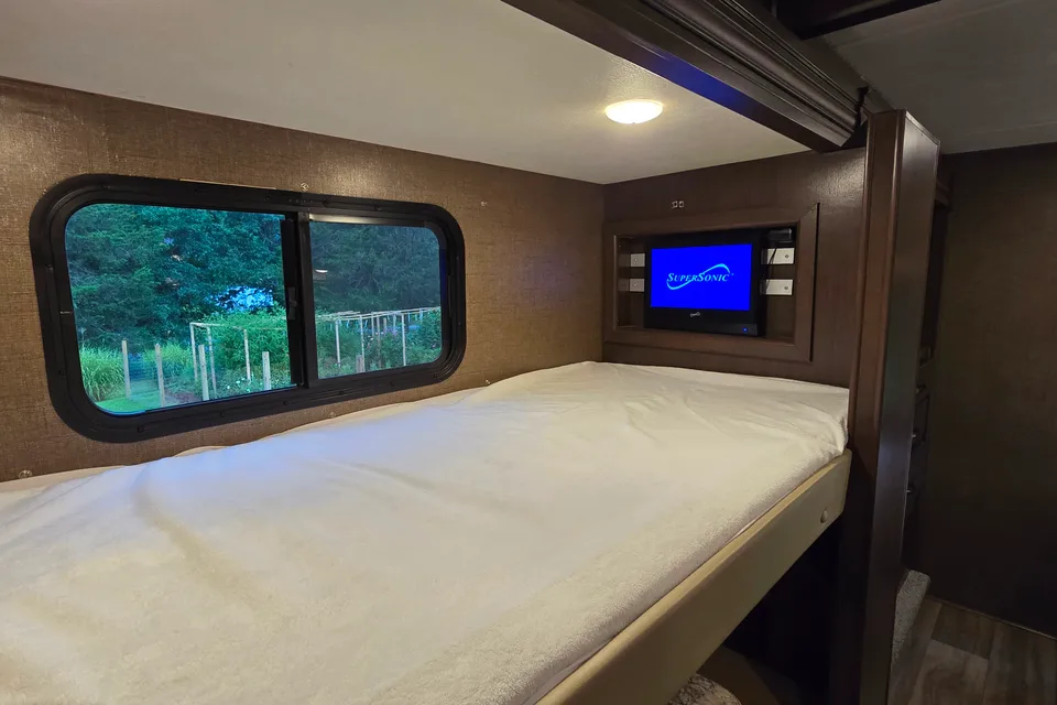 Thor Motor Coach Freedom Elite 30FE Bunkhous