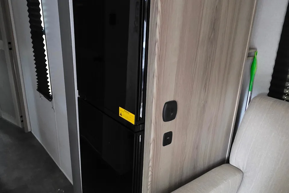 Platinum Forest River Wildwind Travel Trailer