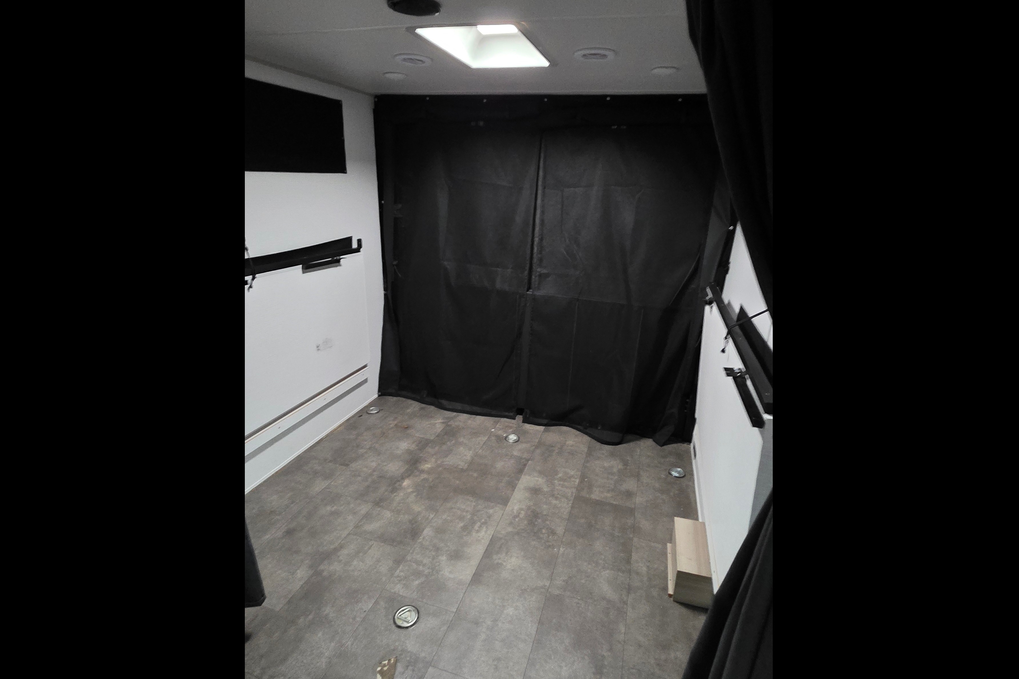 Platinum Forest River Wildwind Travel Trailer