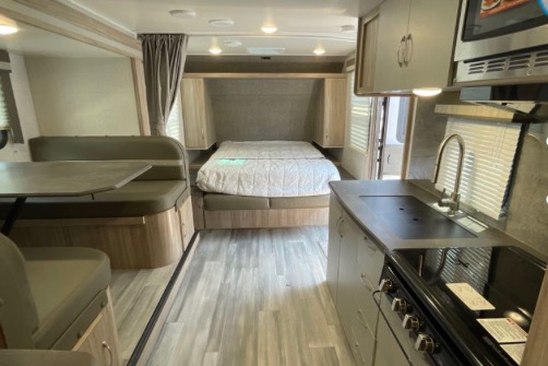  Conrad's Winnebago 2306 bhs  Fifth Wheel