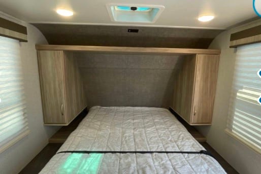 Conrad's Winnebago 2306 bhs Fifth Wheel