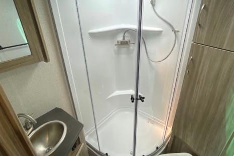 Conrad's Winnebago 2306 bhs Fifth Wheel