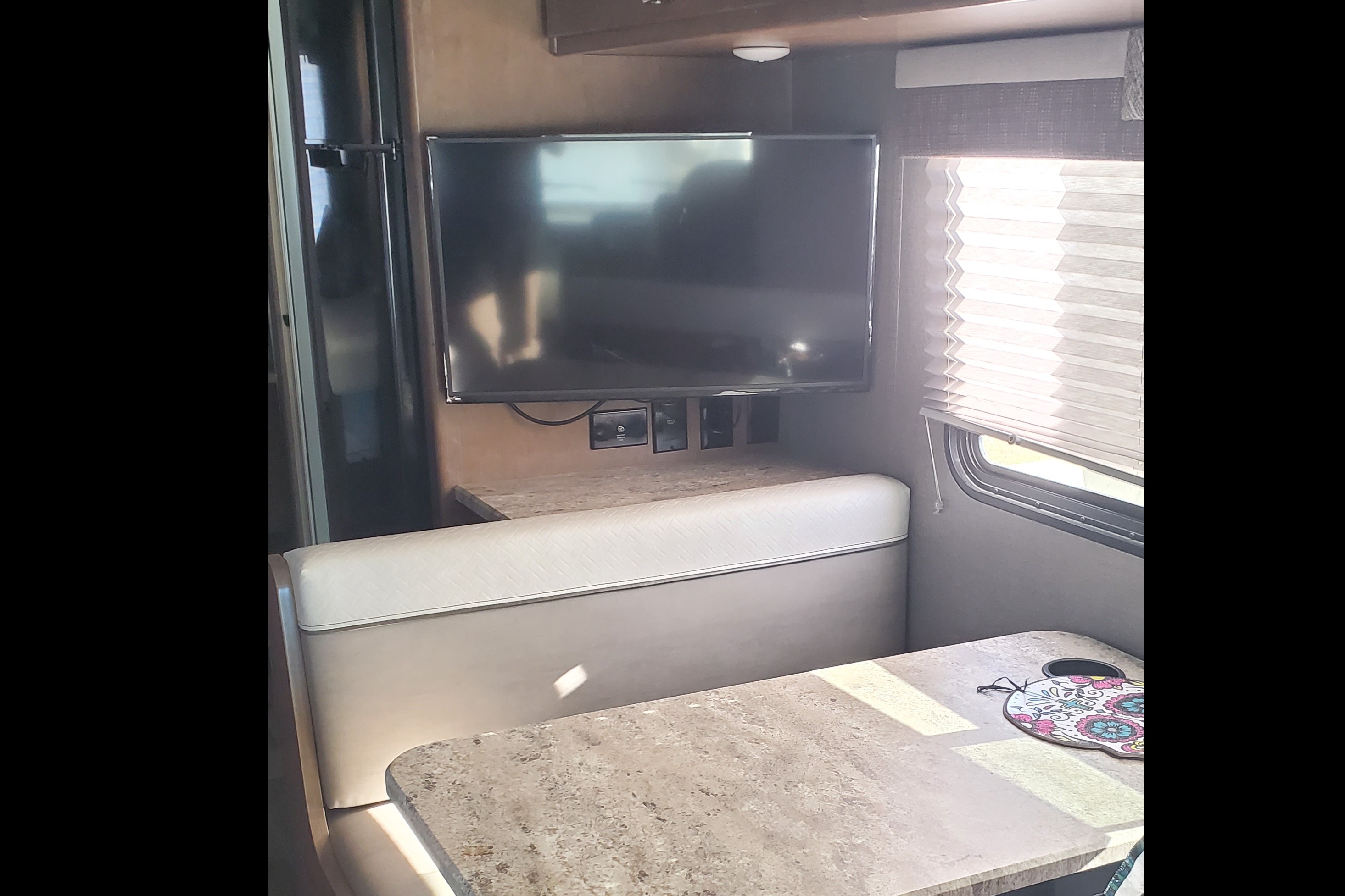 La city Winnebago Intent Class A