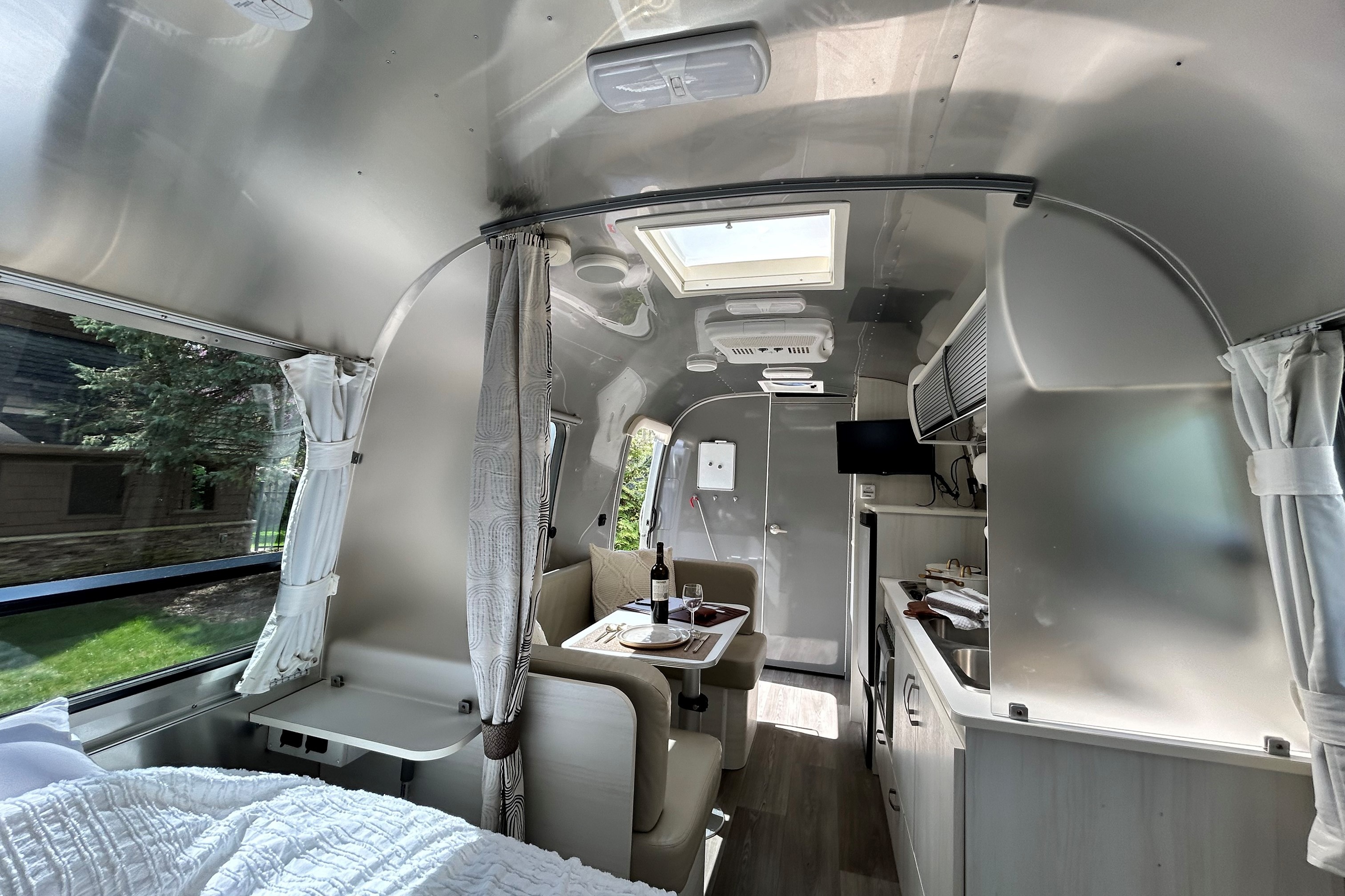Magnolia 2 Airstream 22ft Bambi Sport **FULLY LOADED**