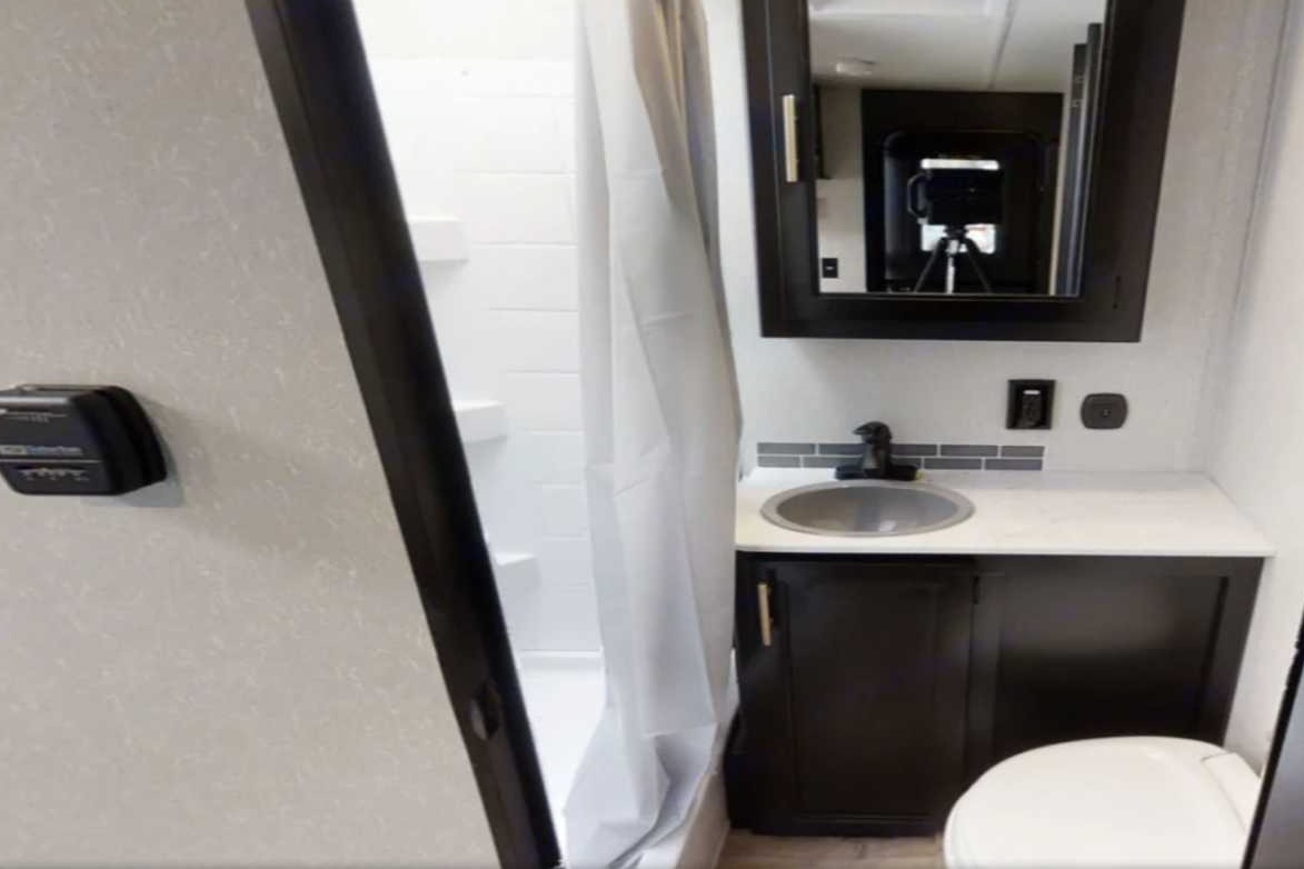 FR Grey Wolf Cherokee 24'