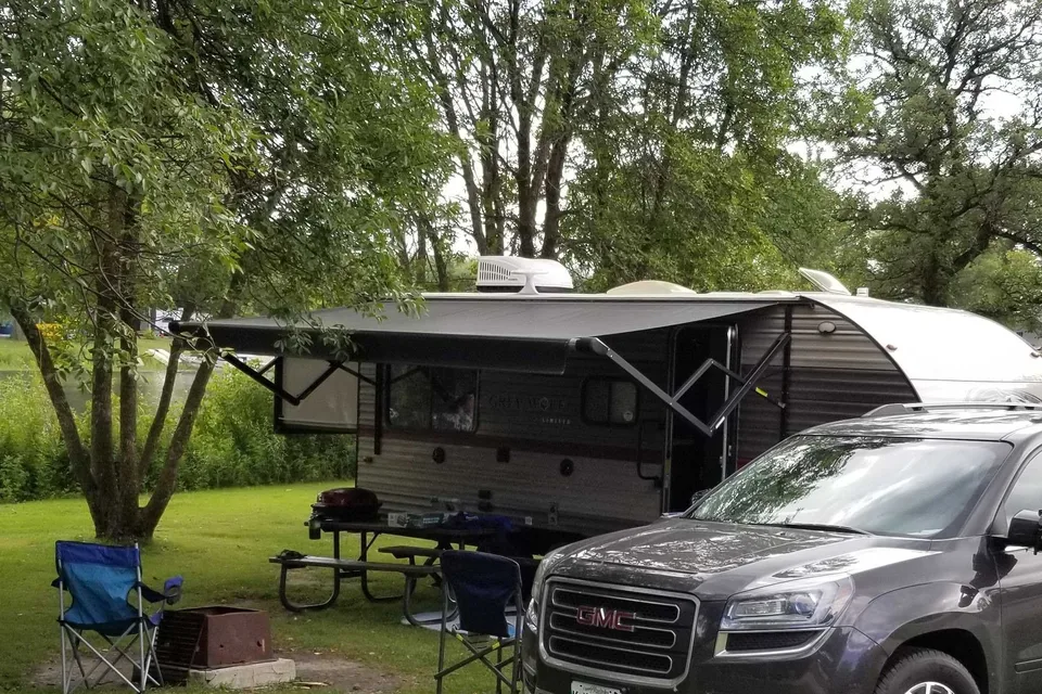 FR Grey Wolf Cherokee 24'