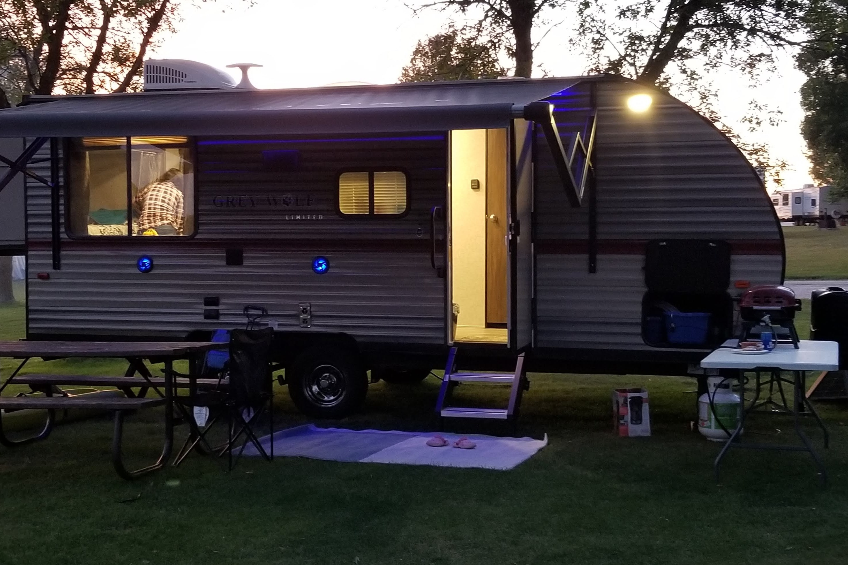 FR Grey Wolf Cherokee 24'