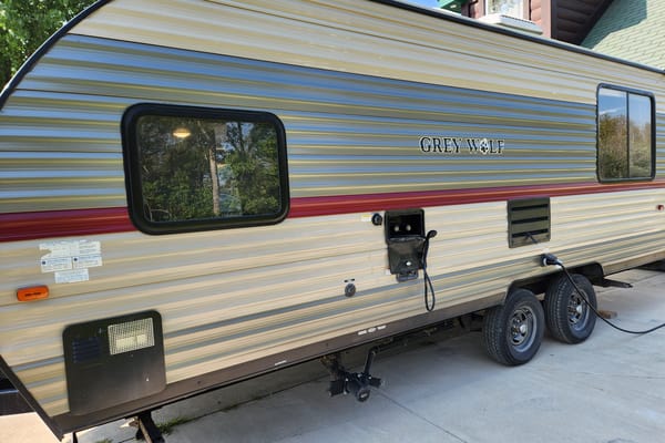 FR Grey Wolf Cherokee 24'