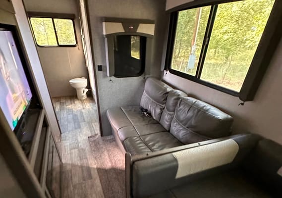 Jake's Crossroads Texan rb29 Travel Trailer