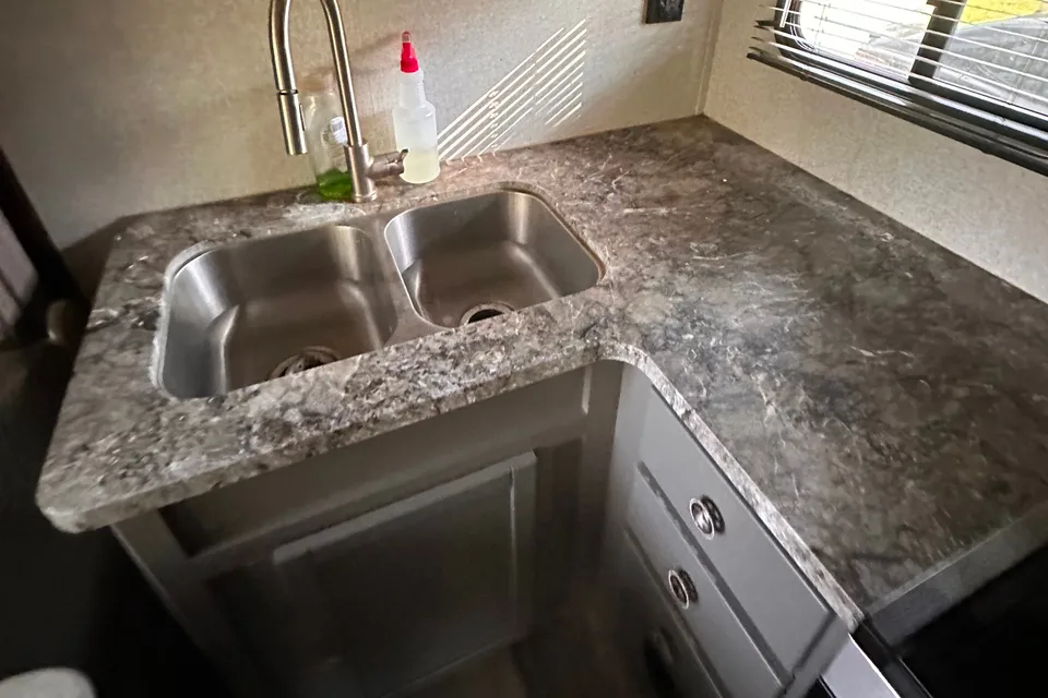 Jake's Crossroads Texan rb29 Travel Trailer