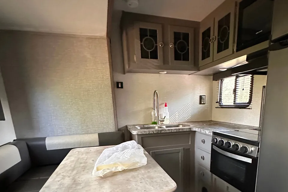 Jake's Crossroads Texan rb29 Travel Trailer