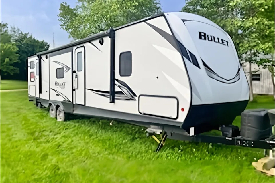 2021 Keystone Bullet 330BHS TT, Sleeps up to 10!