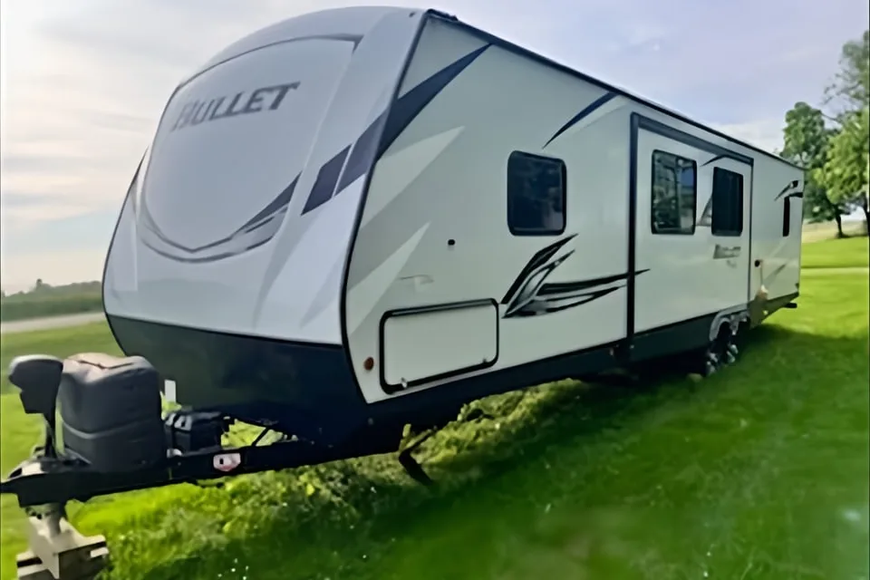 2021 Keystone Bullet 330BHS TT, Sleeps up to 10!