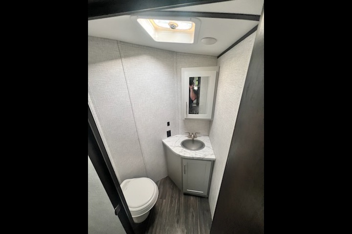 2021 Keystone Bullet 330BHS TT, Sleeps up to 10!