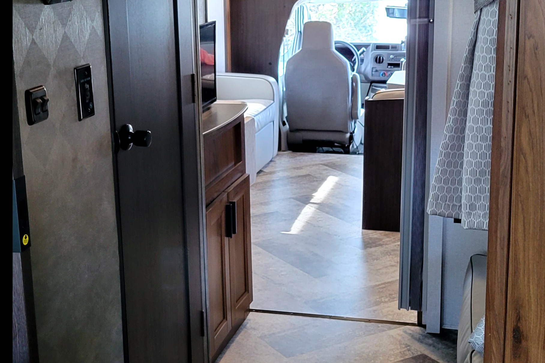 Tim and Jay's Thor Motor Coach Sunseeker Class C
