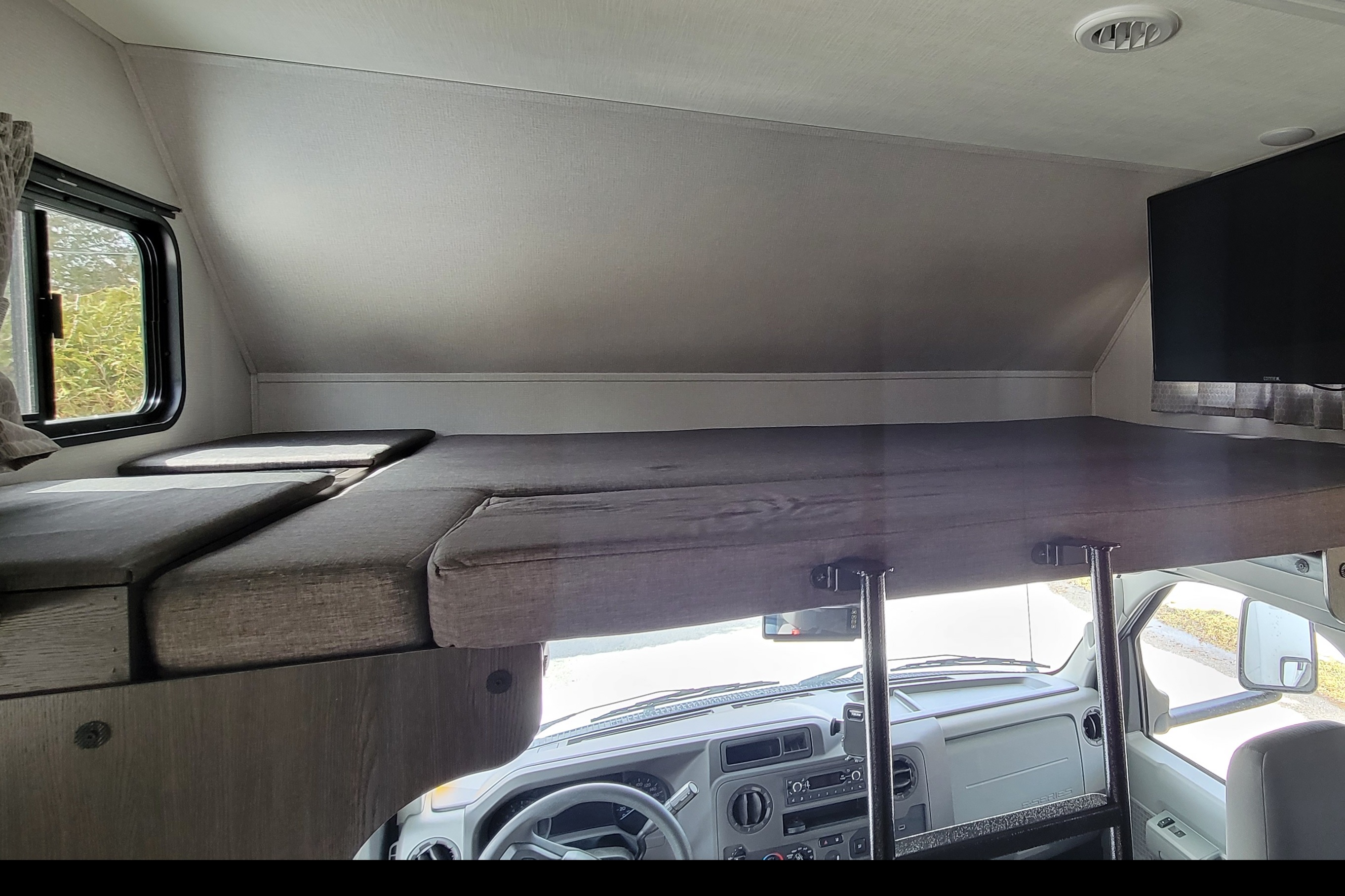 Tim and Jay's Thor Motor Coach Sunseeker Class C