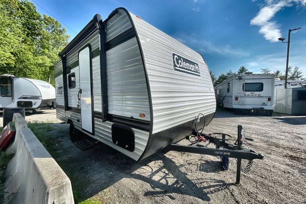 Jeff's Getaways Coleman 17B Travel Trailer