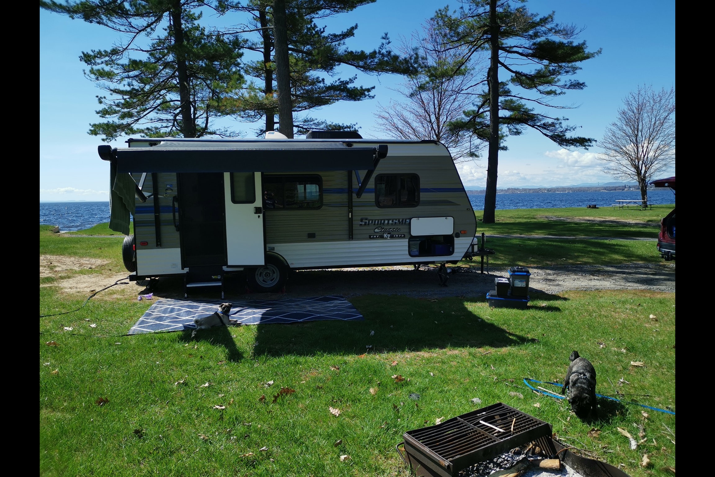 Roulotte familiale 4 pers – Lit queen + 2 enfants – Prête à camper