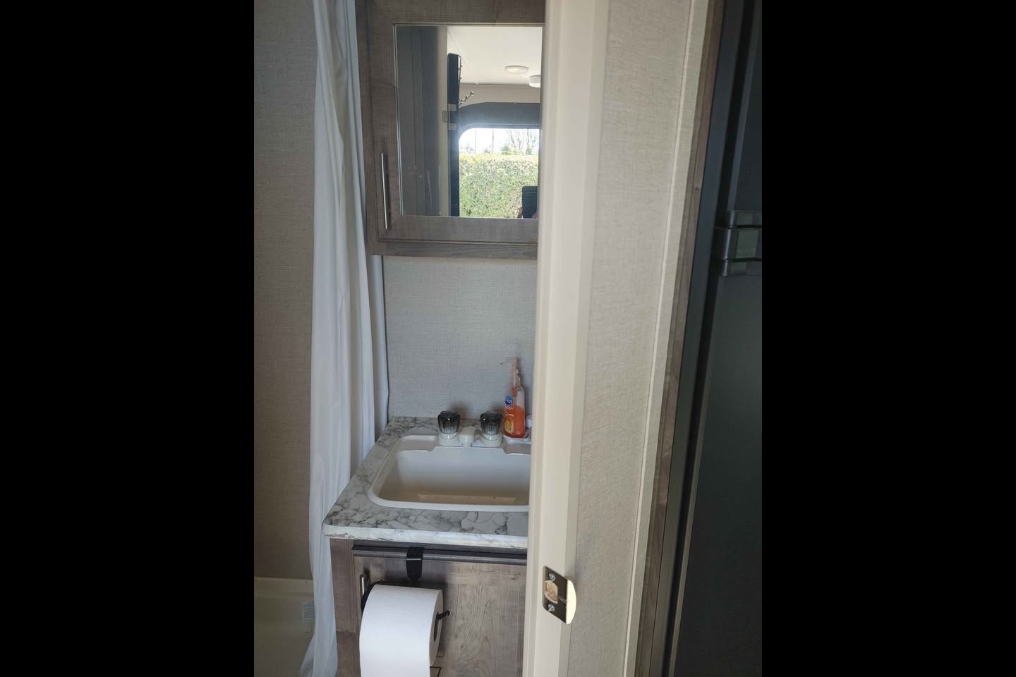 Roulotte familiale 4 pers – Lit queen + 2 enfants – Prête à camper