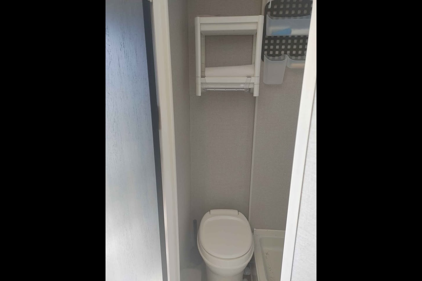 Roulotte familiale 4 pers – Lit queen + 2 enfants – Prête à camper