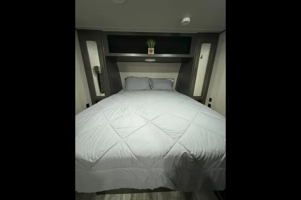 Spacious Grand Design Bunkhouse with Master Suite