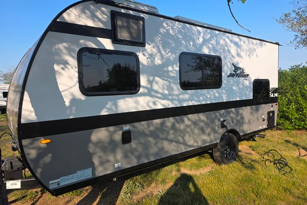 Cami's Camper pet Friendly! RV