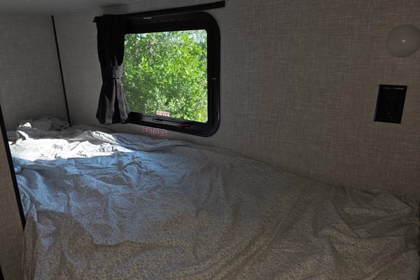 Cami's Camper pet Friendly! RV