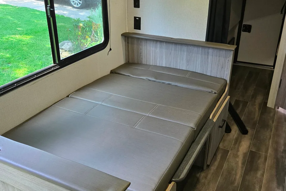 Paul's Keystone Passport SL 219 BH Travel Trailer