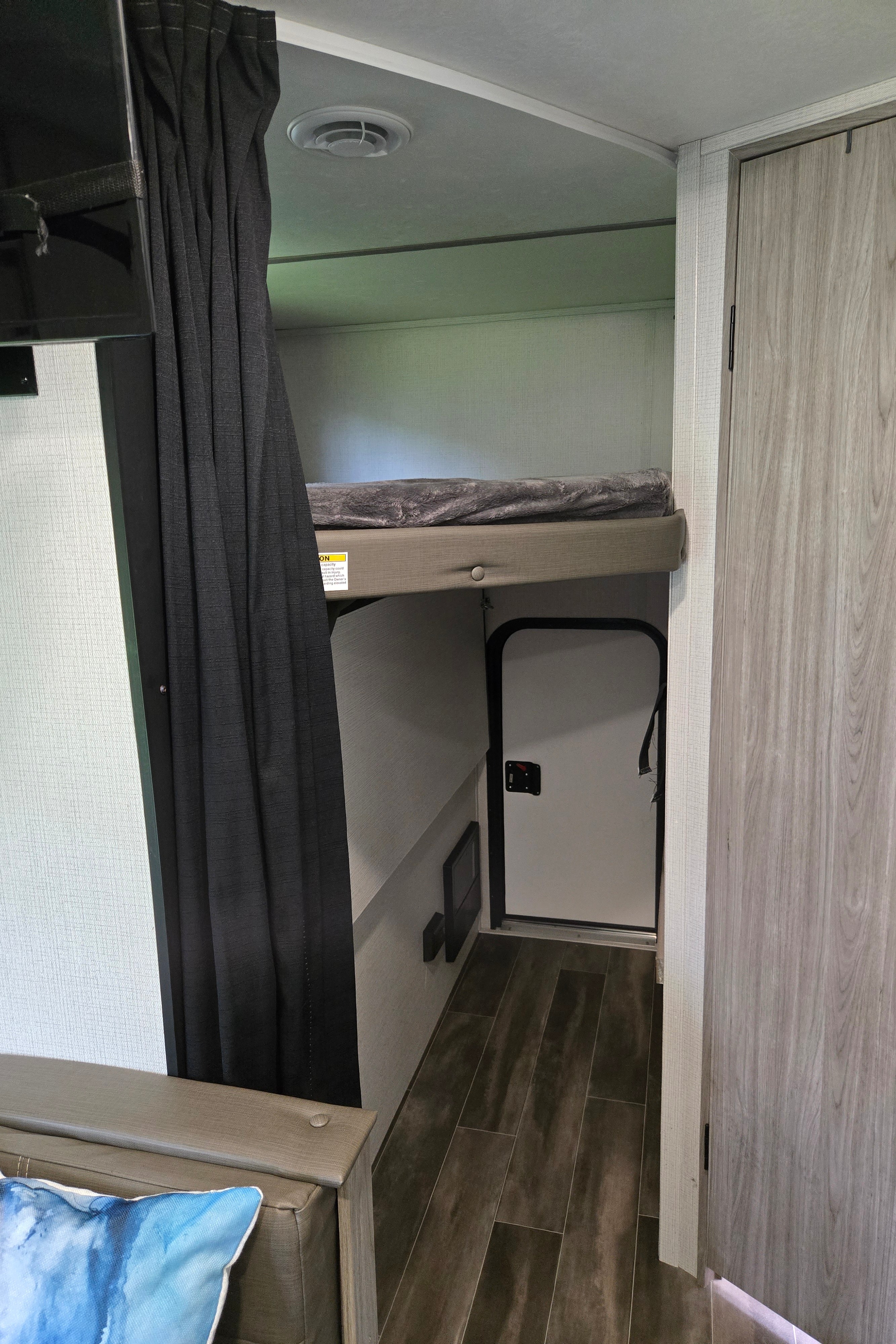 Paul's Keystone Passport SL 219 BH Travel Trailer