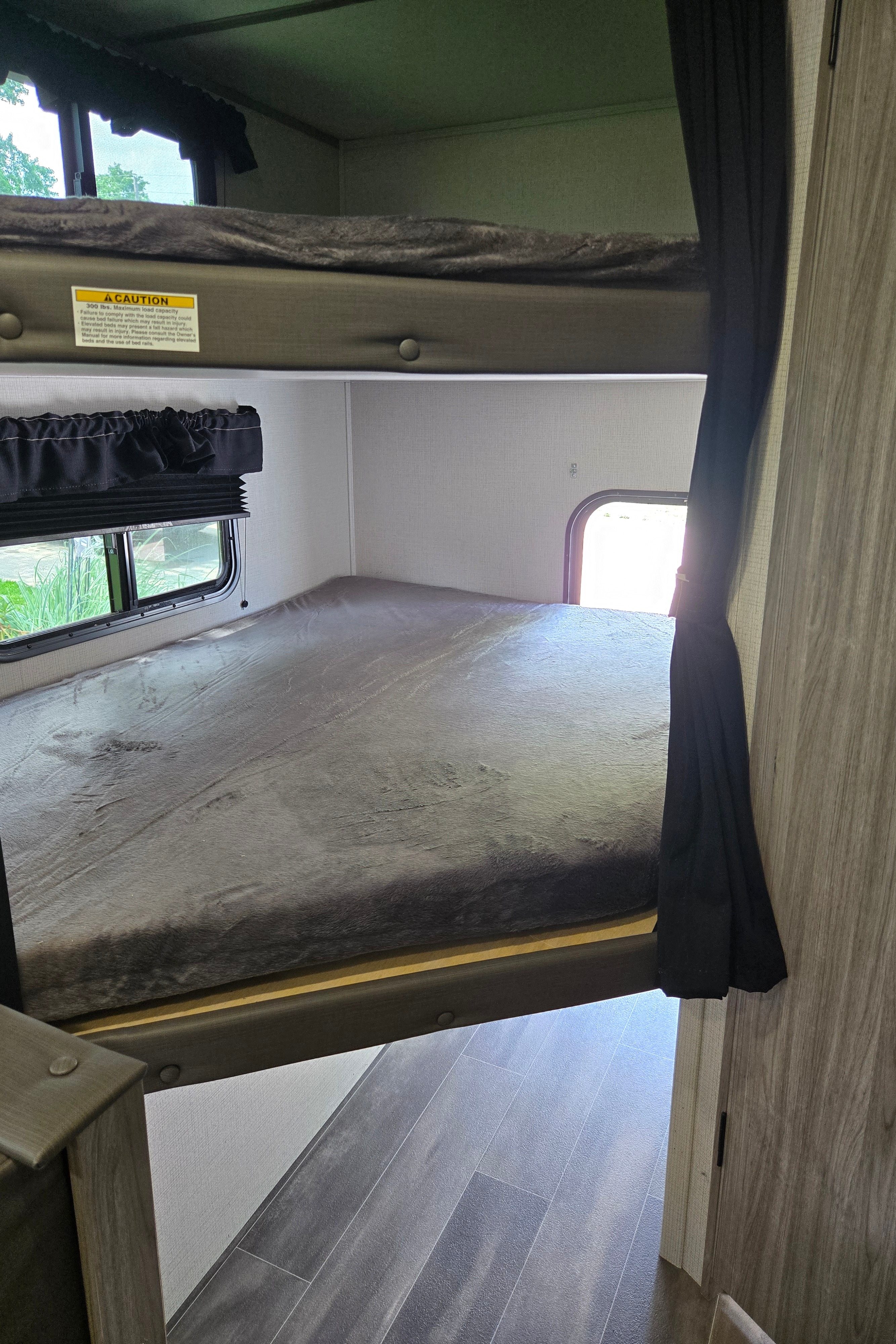Paul's Keystone Passport SL 219 BH Travel Trailer