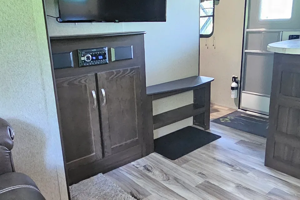 Richard's 2019 Keystone Springdale 30 foot (Bring the group)