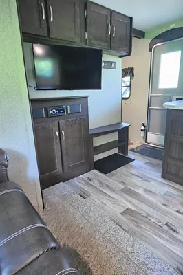 Richard's 2019 Keystone Springdale 30 foot (Bring the group)