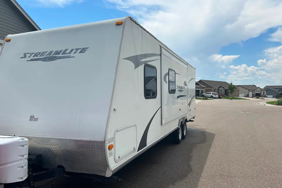 2011 Gulf Stream Stream Lite Sport-FULLY STOCKED!!!