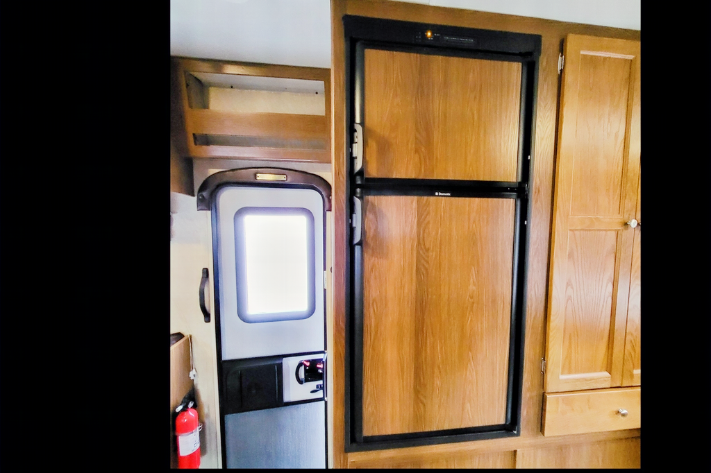 Comfy & Clean Coachmen Leprechaun