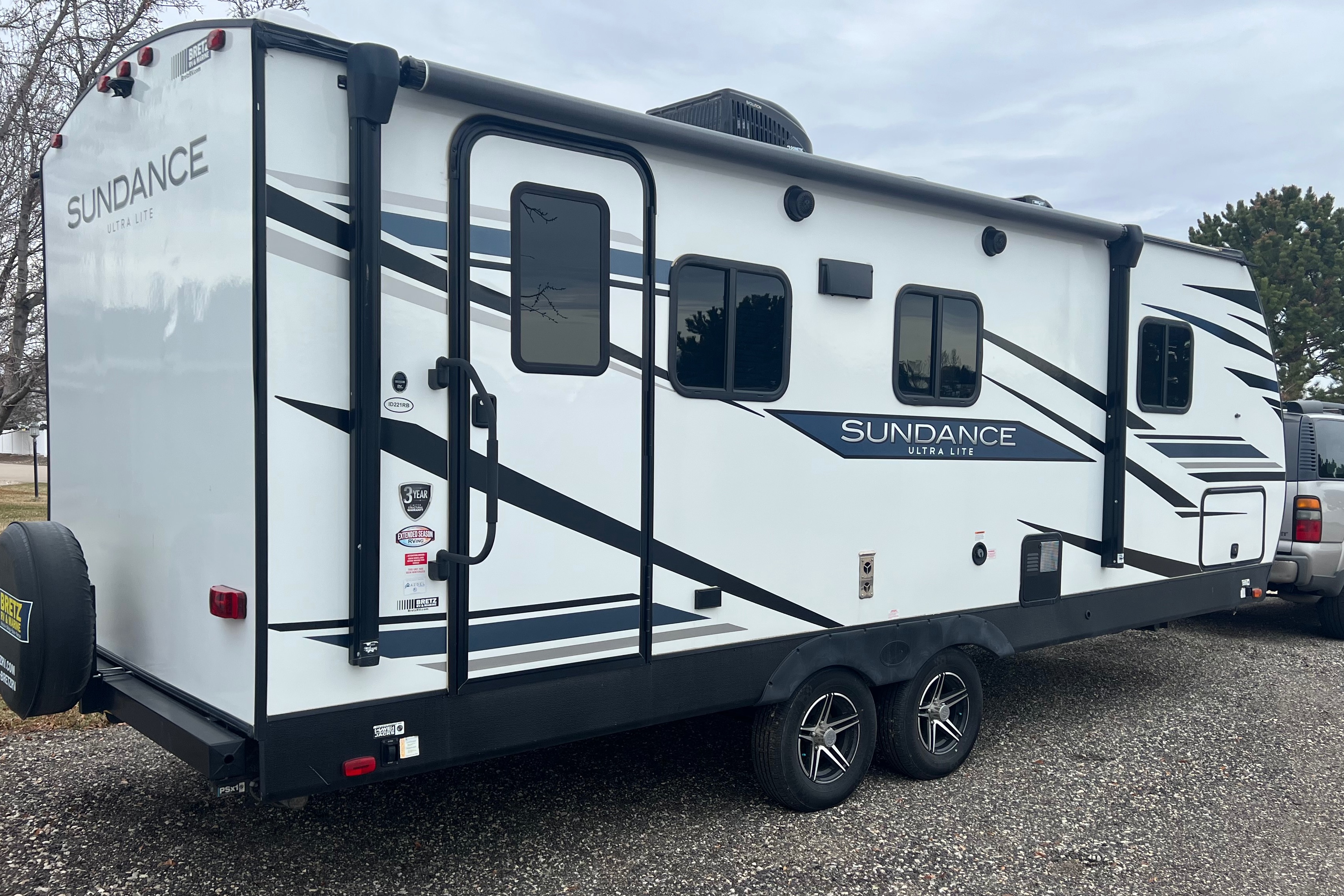 An Explorer’s Nest-Easy 1/2 ton Tow- Sundance Ultra Lite