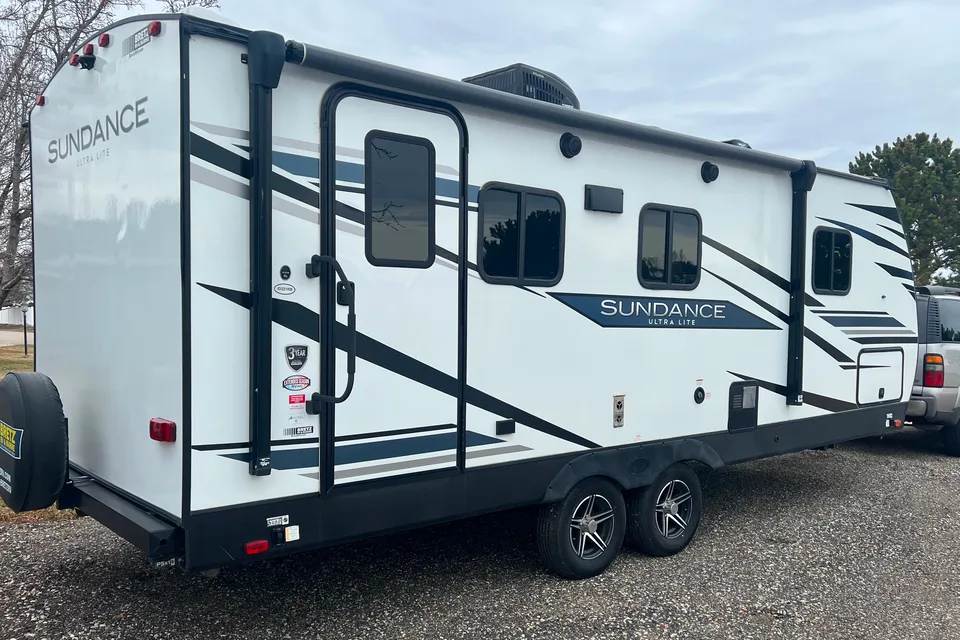 An Explorer’s Nest-Easy 1/2 ton Tow- Sundance Ultra Lite