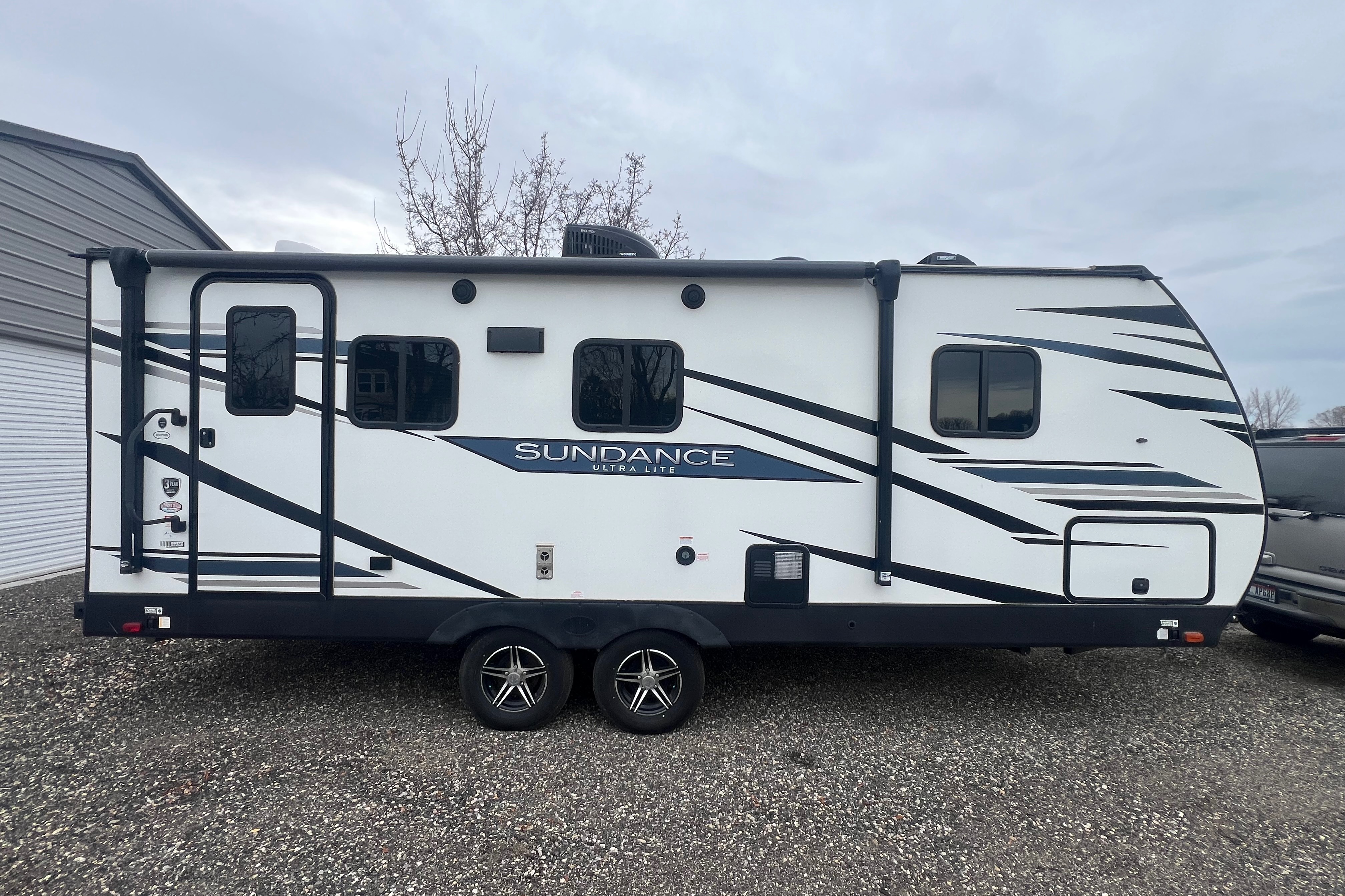 An Explorer’s Nest-Easy 1/2 ton Tow- Sundance Ultra Lite