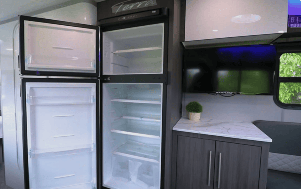 Overland Tonight: Intech Aucta Magnolia Off Grid & On Travel Trailer