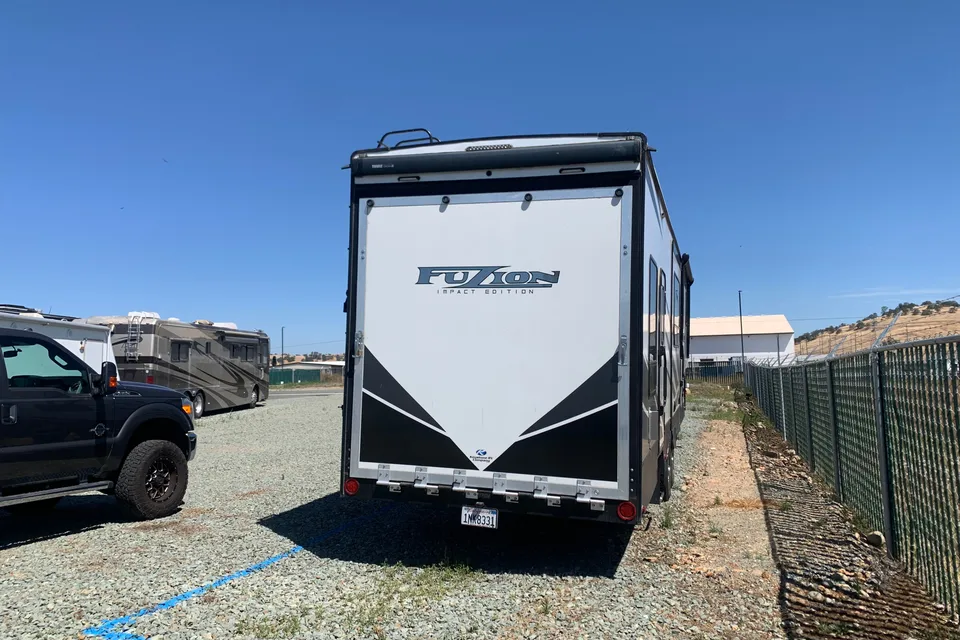 Ramiro's Keystone Impact Fuzion 267 Toy Hauler